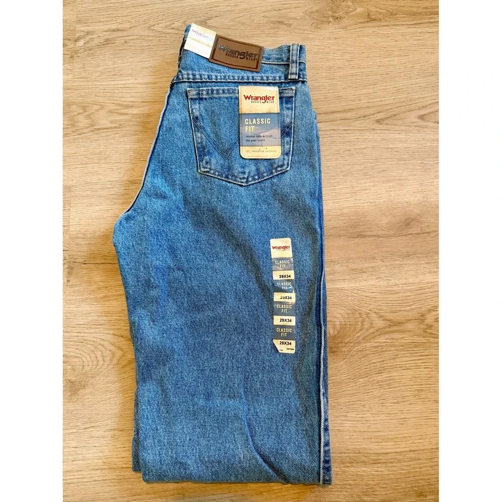 Wrangler Rugged Wear Classic Fit Mens Jeans 29x34 M Wash Blue Denim 1039902RI
